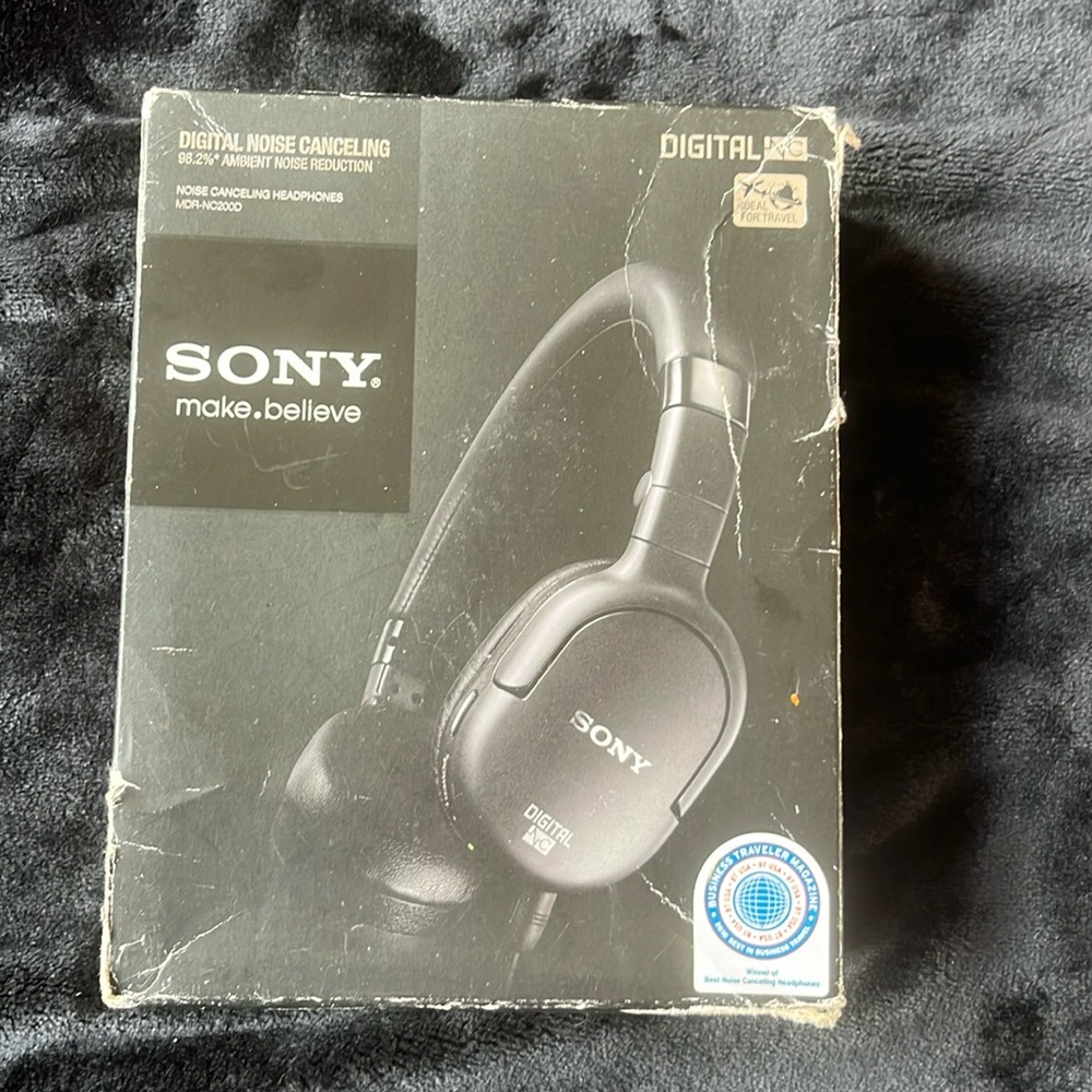 New in box Sony Digital Noise Cancelling Headphones: MDRNC200D